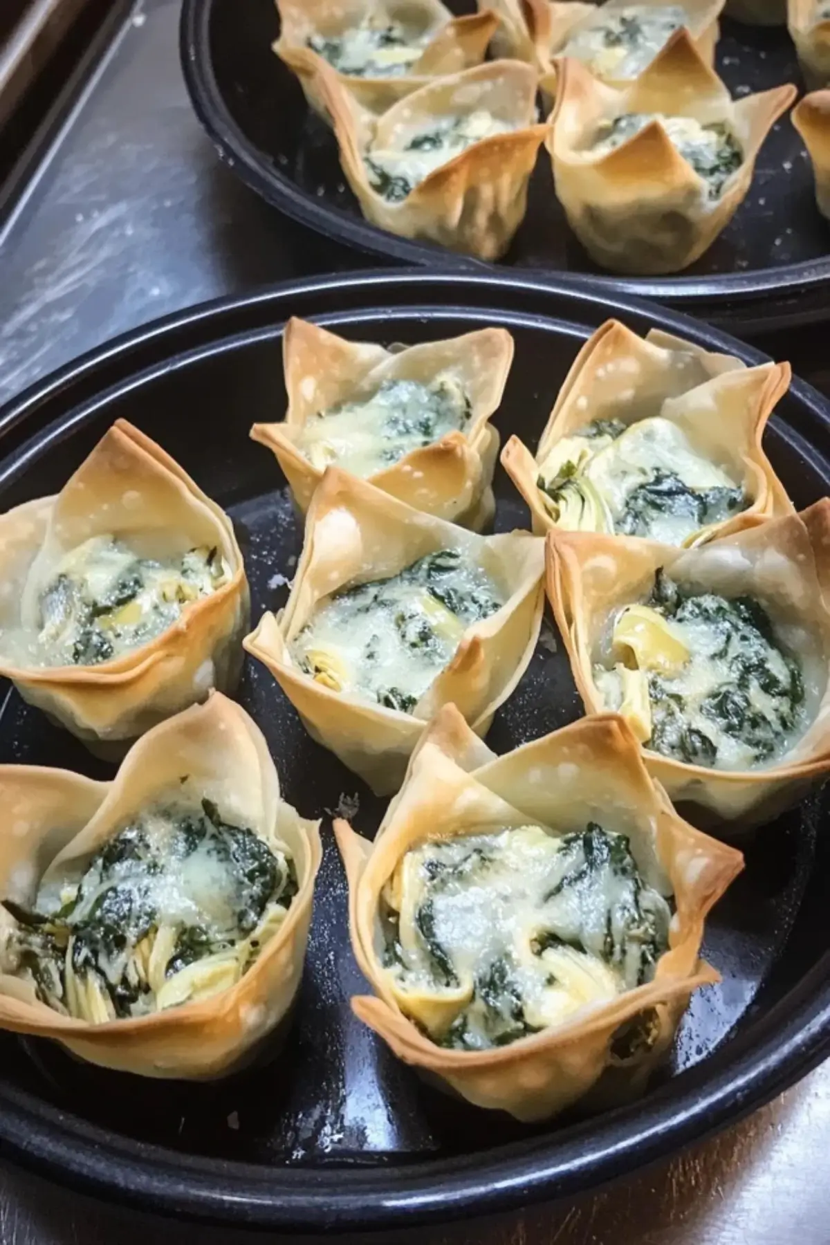 Spinach and artichoke wonton cups