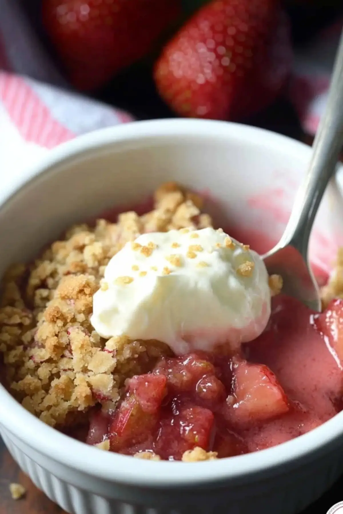 Strawberry Rhubarb Crumble