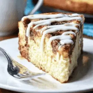 Cinnamon Roll Cheesecake