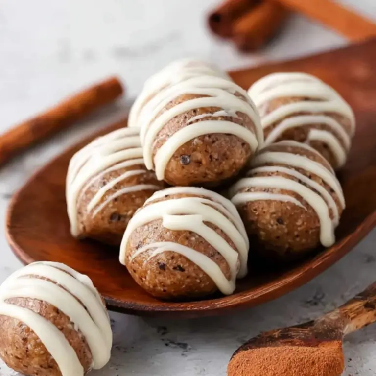Cinnamon Roll Energy Bites
