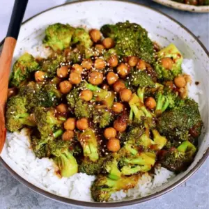Garlic Broccoli Stir Fry With Chickpeas (1)