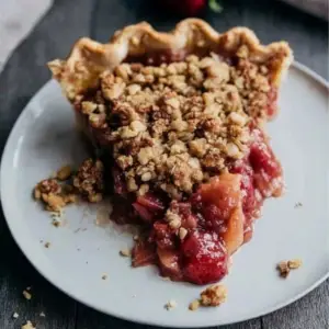 Gluten Free Strawberry Rhubarb Pie with Crumb Topping (4)