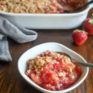Strawberry Rhubarb Crunch