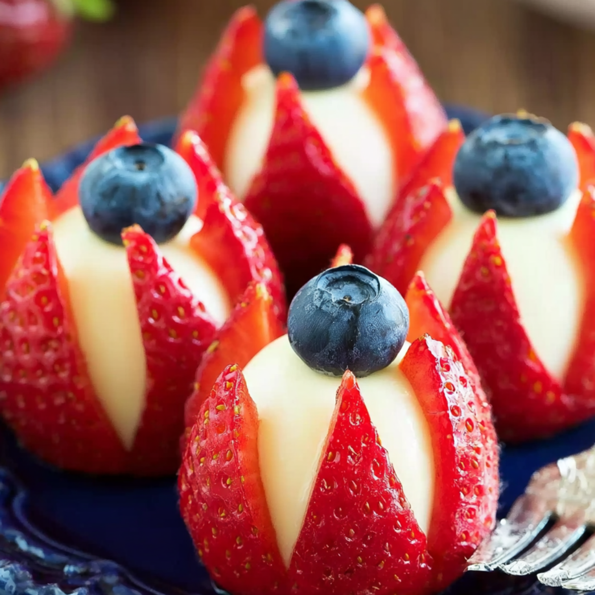 Cheesecake Stuffed Strawberries